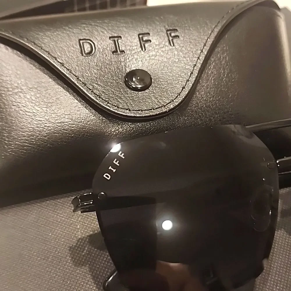 DIFF Eyewear Nolan Sunglasses-‎ Black/Grey